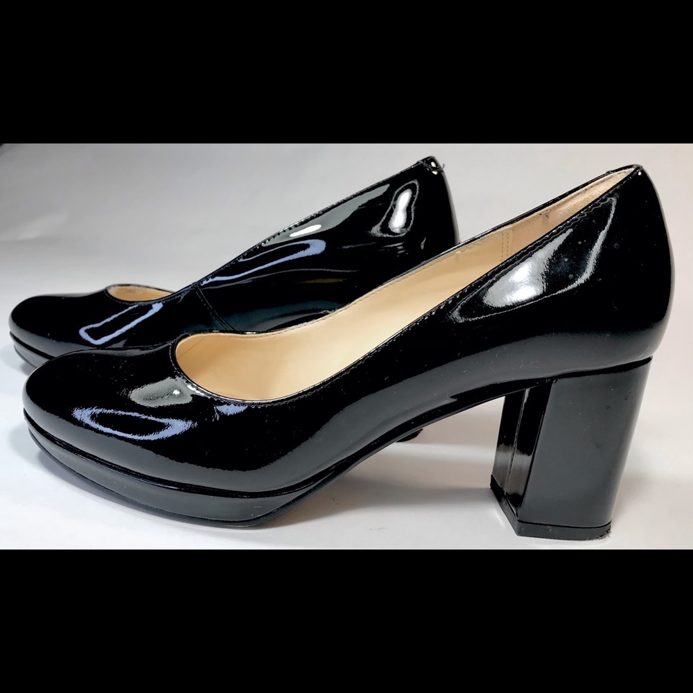 Clarks patent leather pump